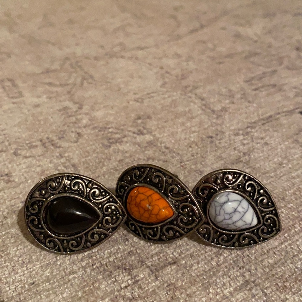 RINGS - Picture 3 of 3